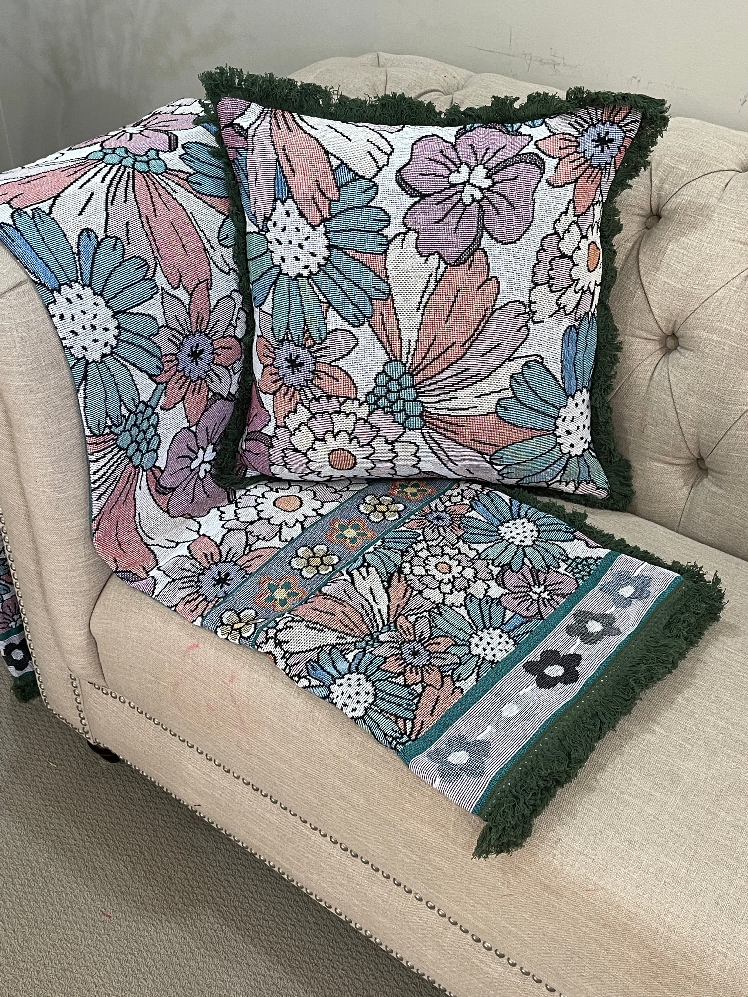 Classical Blossom Cotton Reversible Tapestry Picnic Throw