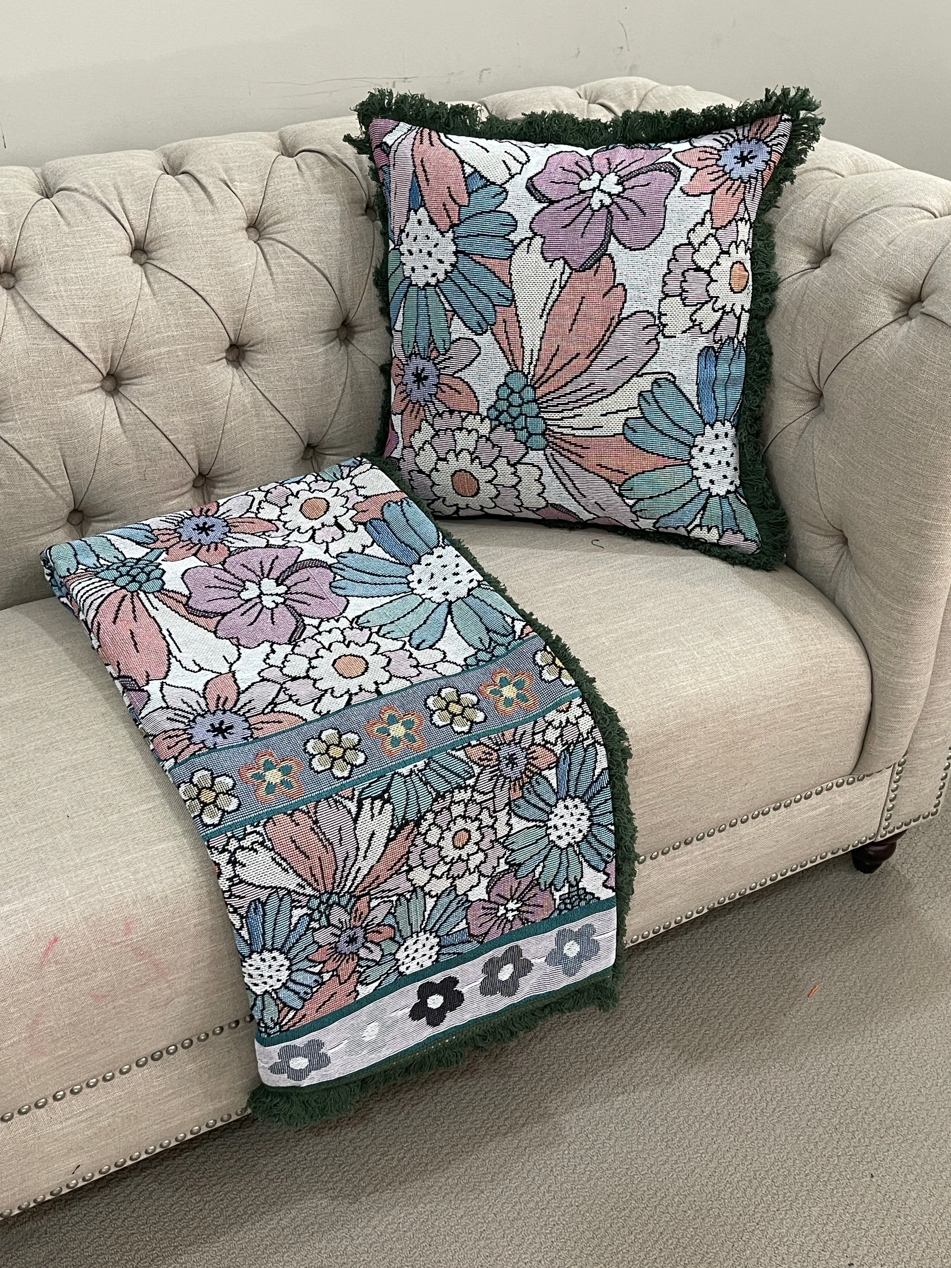 Classical Blossom Cotton Reversible Tapestry Picnic Throw