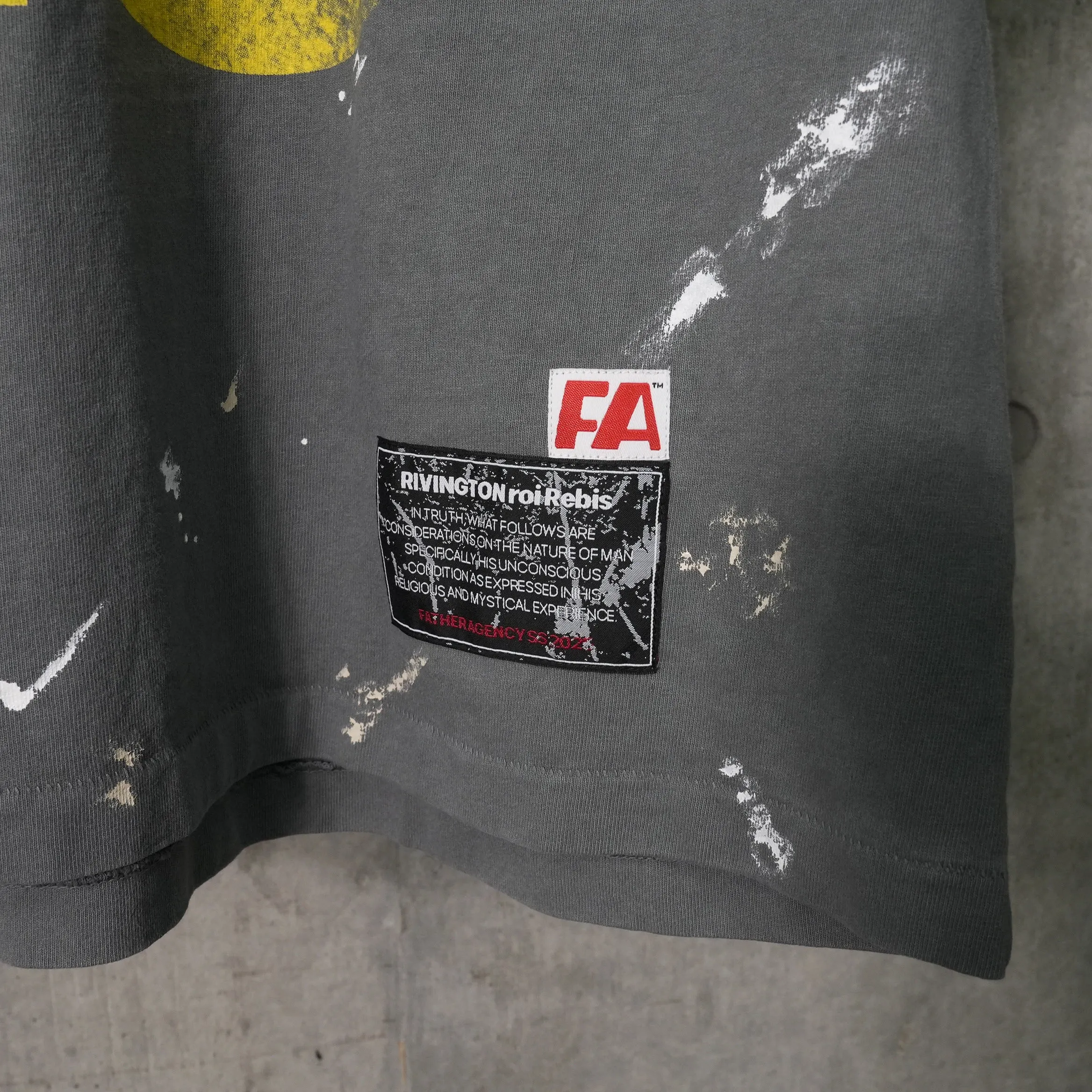 LOVE STUFF TEE / GREY
