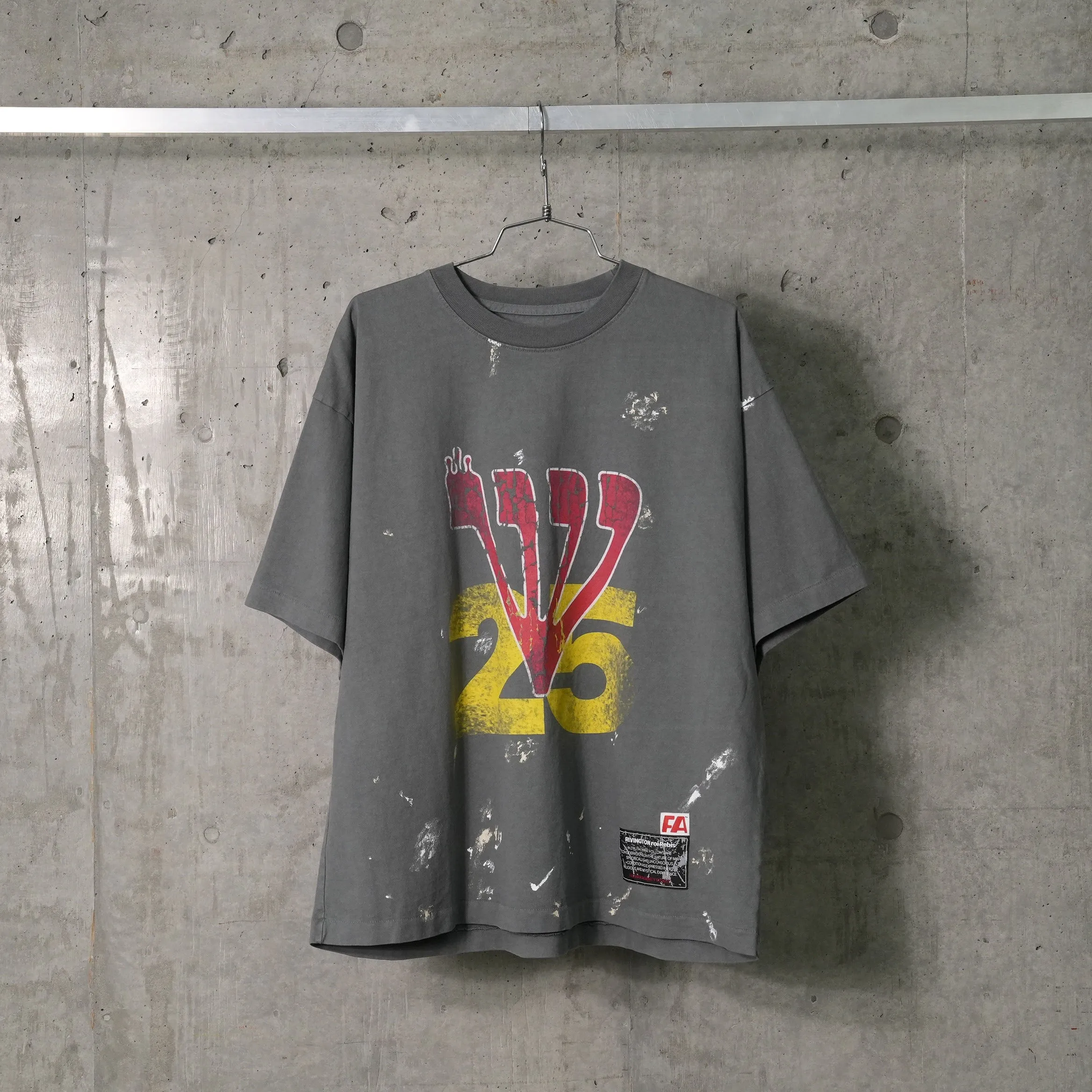 LOVE STUFF TEE / GREY